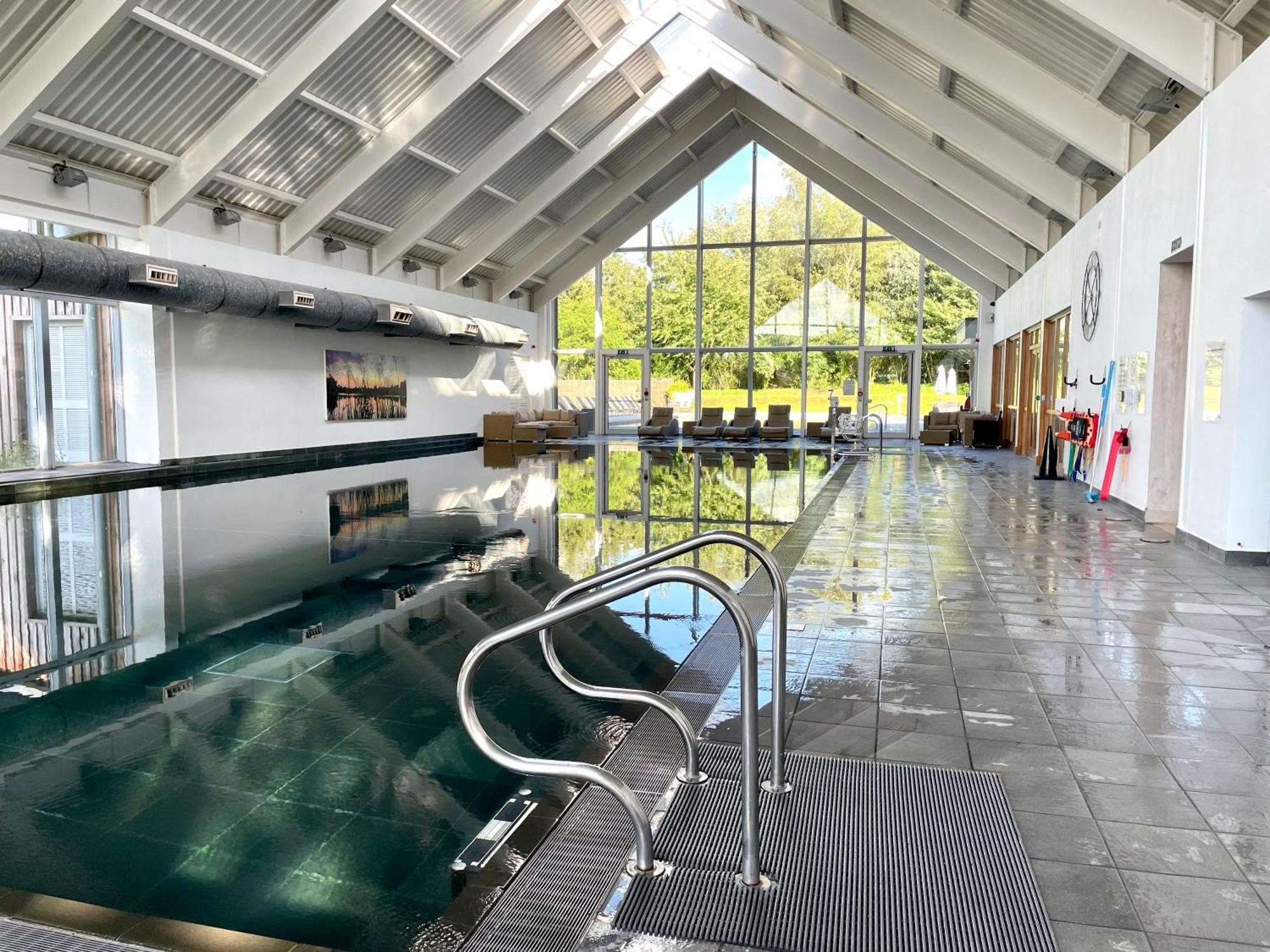 Cosy Cotswold Lodge By Your Home Here - Summer Sale For 3 Plus Nights - Ideal For Families With Log-Burner, Spa, Private Parking And Heated Swimming Pools Ashton Keynes Εξωτερικό φωτογραφία