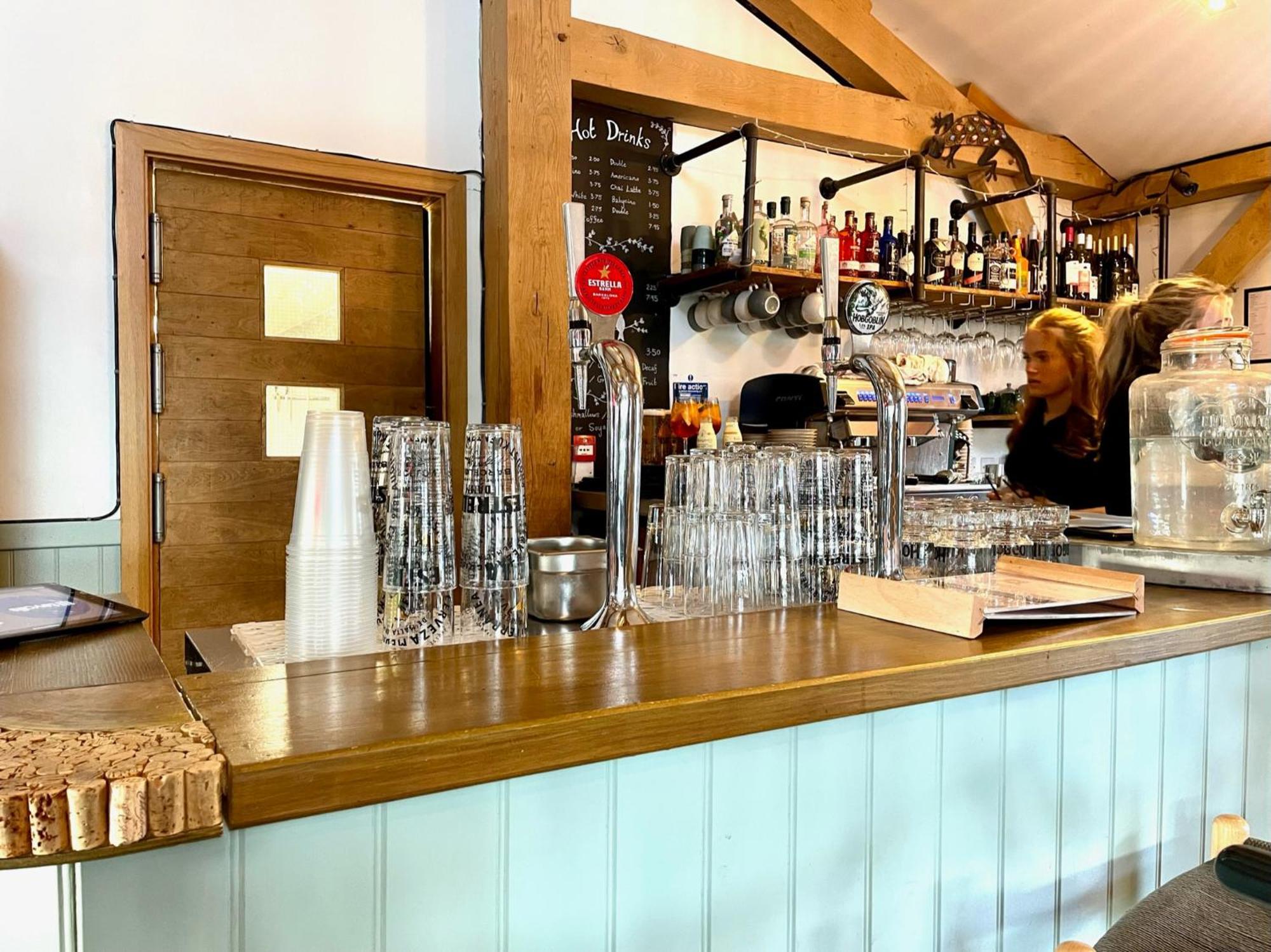 Cosy Cotswold Lodge By Your Home Here - Summer Sale For 3 Plus Nights - Ideal For Families With Log-Burner, Spa, Private Parking And Heated Swimming Pools Ashton Keynes Εξωτερικό φωτογραφία