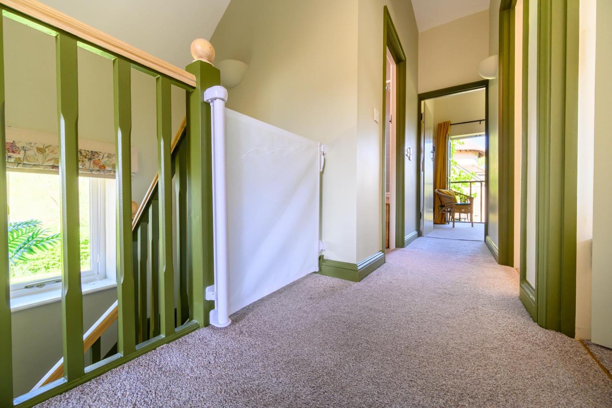 Cosy Cotswold Lodge By Your Home Here - Summer Sale For 3 Plus Nights - Ideal For Families With Log-Burner, Spa, Private Parking And Heated Swimming Pools Ashton Keynes Εξωτερικό φωτογραφία